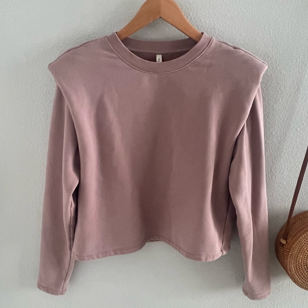 ARITZIA Babaton The Group Persona Sweater Shoulder Pad Long Sleeve Pink Sz Small - Picture 3 of 10